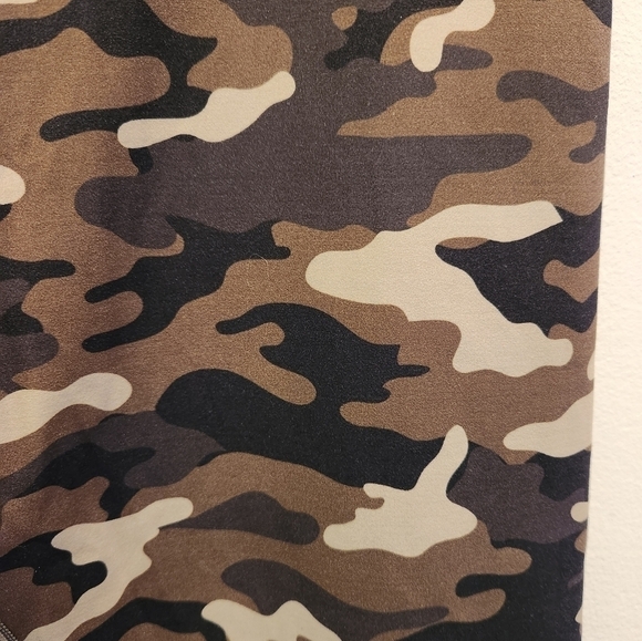 Zyia Active green soft and snug reflective tights 7/8 length sz 12 NWOT - Picture 2 of 10